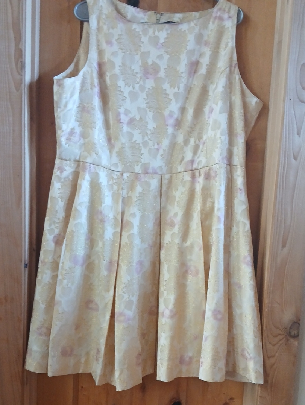 BB Dakota Gold Brocade Pink Floral Dress - Picture 4 of 5